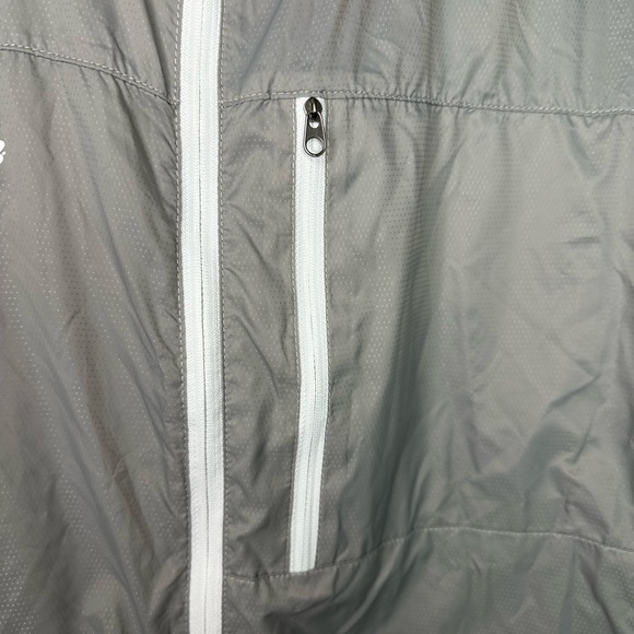 NEW Jack Wolfskin Grey Nylon Zip Up Jacket Size Medium - Picture 3 of 9